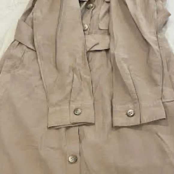 Buttoned dress - Picture 5 of 7